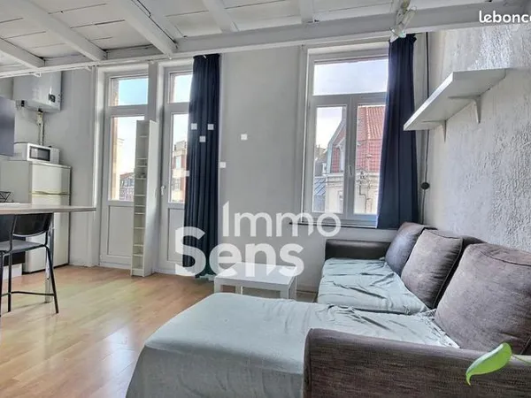 Studio 1 pièce 19 m² 