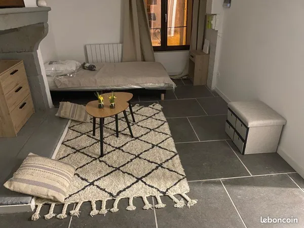 Studio meublé 450e + 50e charges 
