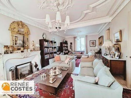Maison 9 pièces 370 m² 