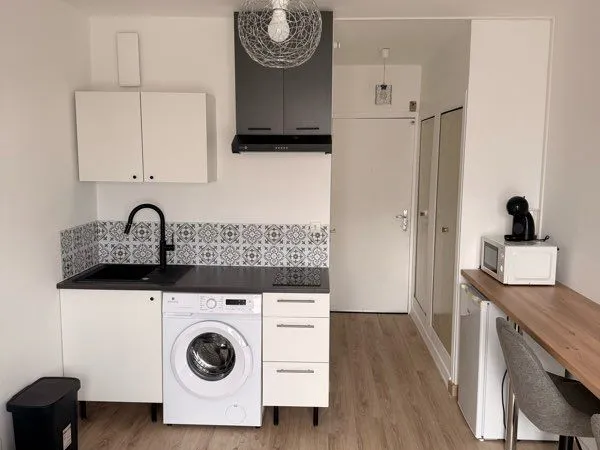 Studio meublé avec balcon, cave, parking - idéal étudiant ou jeune actif 
