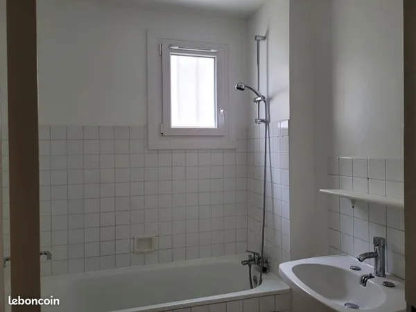 Apparemment T3 libre 61m2 