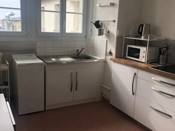 Loue T 1 bis meublé 