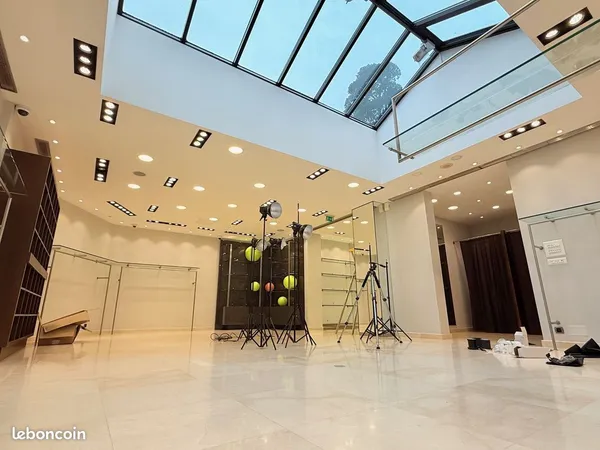 Local 885 m² Terville 