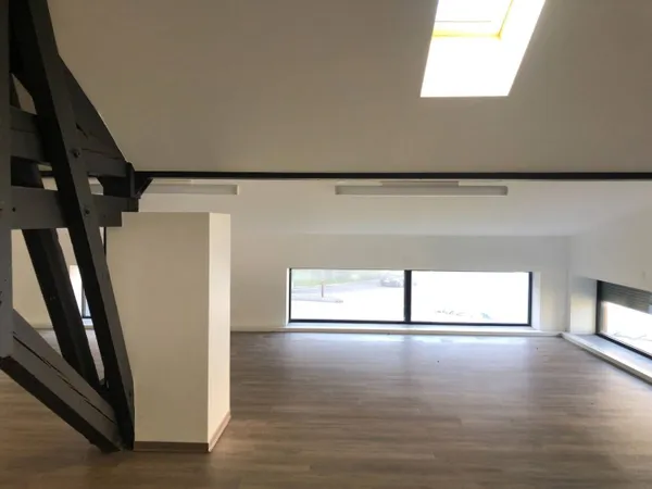 Bureaux 284 m² 