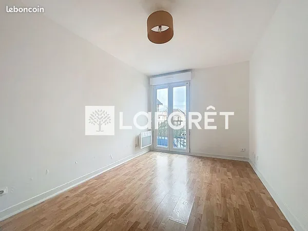 Studio 1 pièce 18 m² 