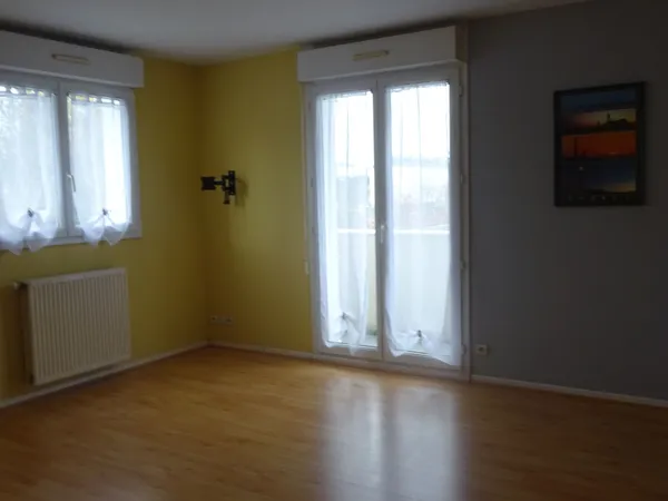 SAINT NAZAIRE OUEST T2 45m2 TRES BON ETAT AVEC PARKING EXTER 