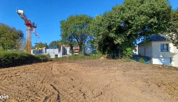 Terrain 690 m² 
