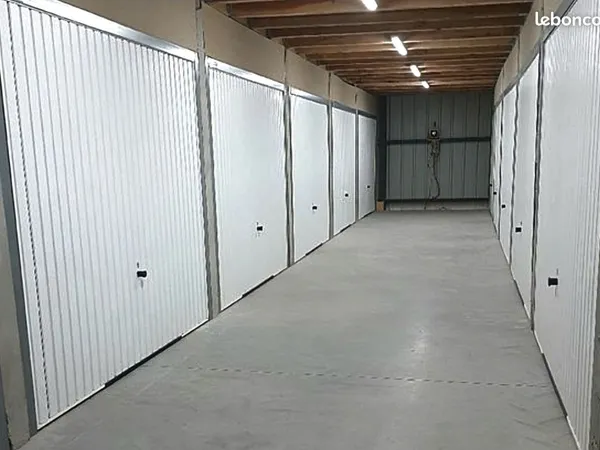 Box de stockage garde meuble à louer 