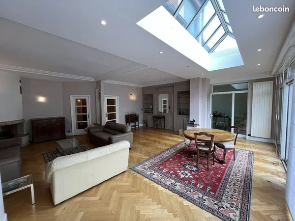 Maison 9 pièces 275 m² 