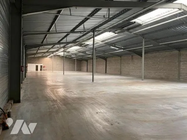 Local d'activités 1320 m² 