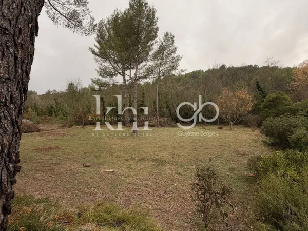 Terrain constructible 1588 m² 