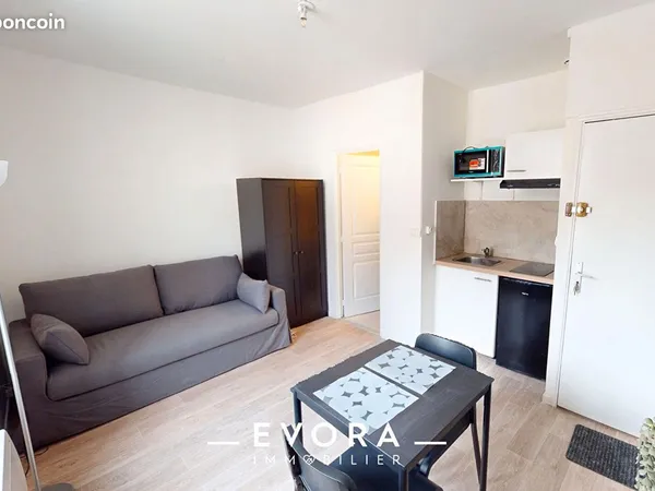 Studio 1 pièce 16 m² 