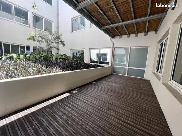 Bureau 211 m² 