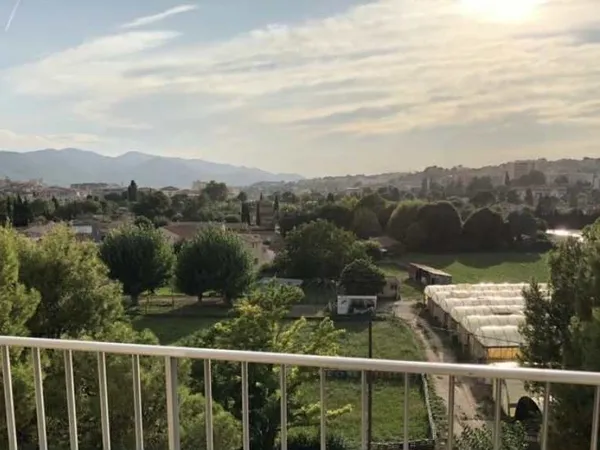 Studio meublé - 28m2 - Balcon - Cave - Parking 