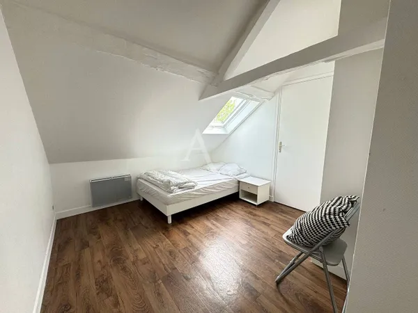Studio 1 pièce 27 m² 