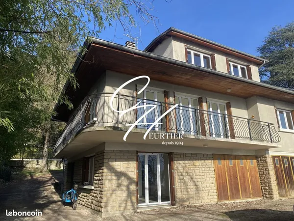 Maison 6 pièces 151 m² 