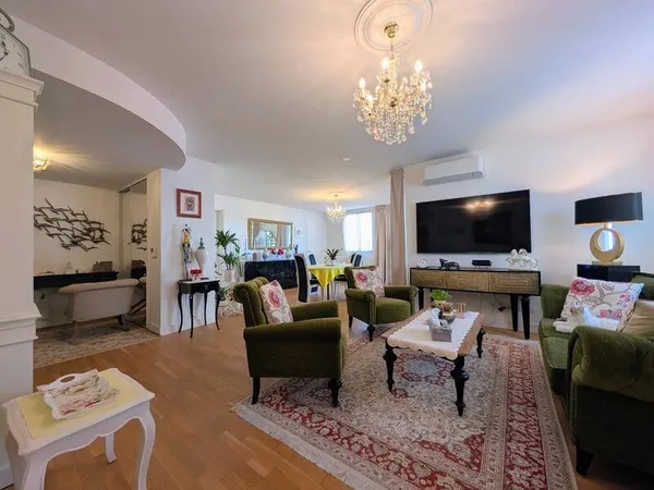 Appartement 4 pièces 132 m² 