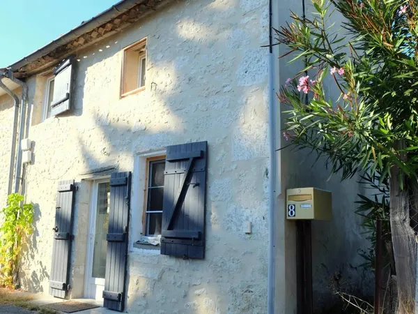 Belle maison en pierre renove avec gout 