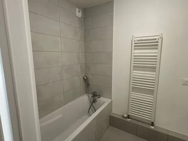 À LOUER : Superbe Appartement F3 en Rez-de-Chaussée avec Jardin Privatif, Terrasse et Parking 