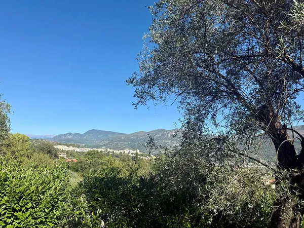 Terrain constructible 1389 m² 