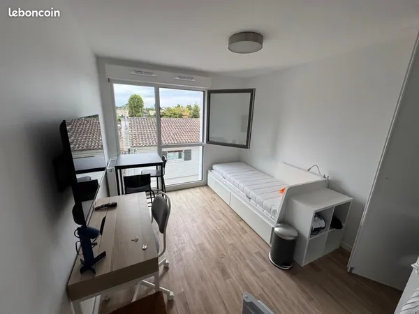 Studio 1 pièce 20 m² 