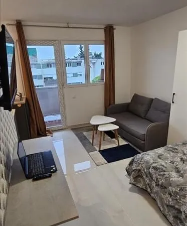 Studio 1 pièce 19 m² 