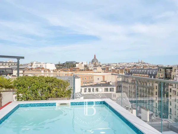 PARIS 8ème - FAUBOURG SAINT-HONORE - EXCLUSIVITE - SPLENDIDE DUPLEX AVEC TERRASSES ET VUES 