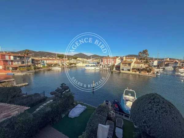 EXCLUSIVITE Port-Grimaud I - Maison de pêcheur avec amarrage 18M 
