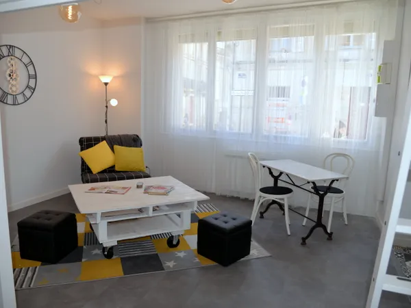 Loue studio meublé entièrement refait à neuf à louer 