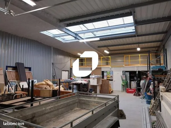 Bureaux 200 m² 