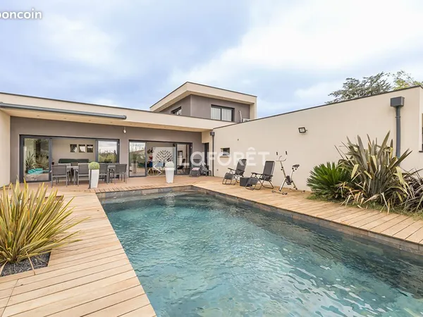 Villa 7 pièces 222 m² 