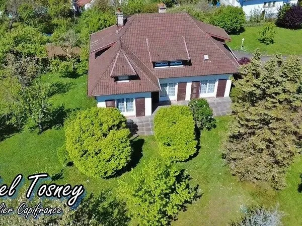 Dpt Doubs (25), à vendre secteur EXINCOURT Belle Propriété T8 avec parc arboré !