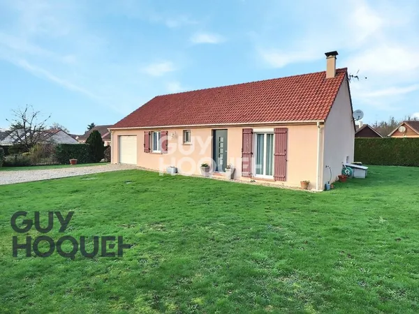 Aux alentours de Beaumont le Roger, dans un village avec école 
