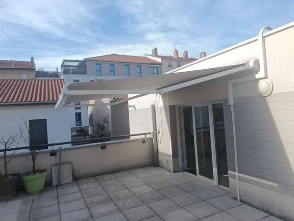 APPARTEMENT - TERRASSE 33m² - FAIBLES CHARGES 