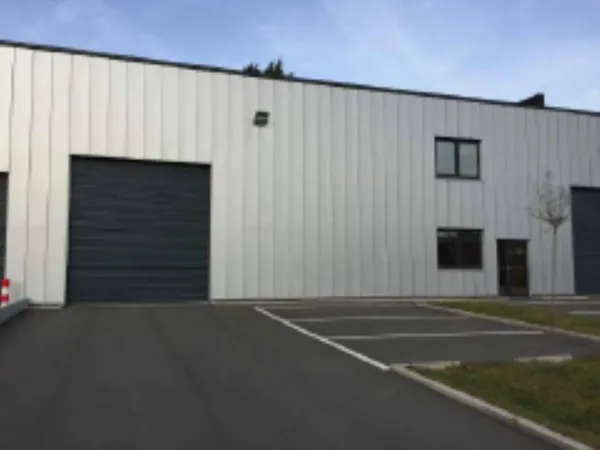 Entrepôt 330 m² 