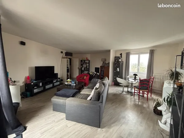 Appartement F4 77m² - Balcon + Garage fermé + Cave 