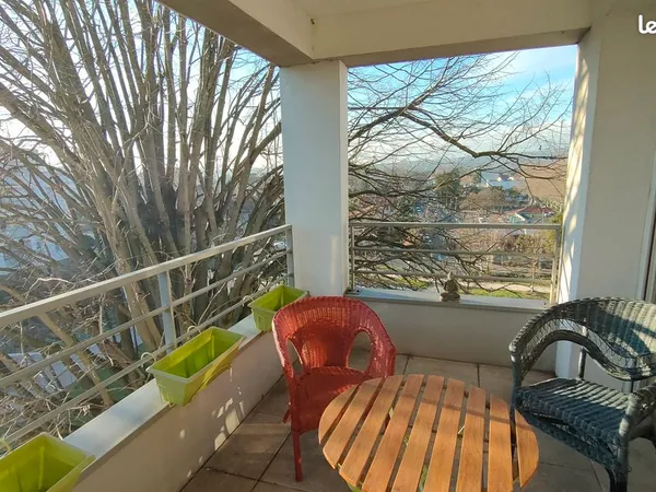 T4 85m2 avec terrasse proximité immédiate de la Voie Verte 
