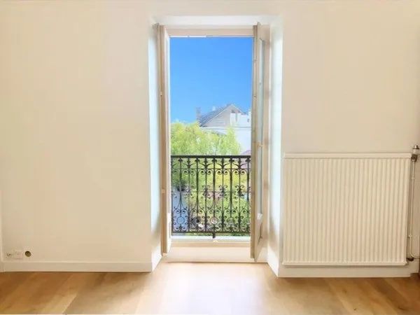 T2 rénové de 43 m² - Dernier étage avec ascenseur - Rue des Hauts-Pavés / Place Viarme 