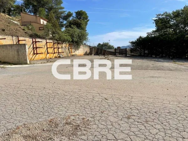 Terrain 2400 m² 