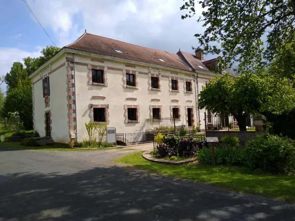 Maison 12 pièces 348 m² 