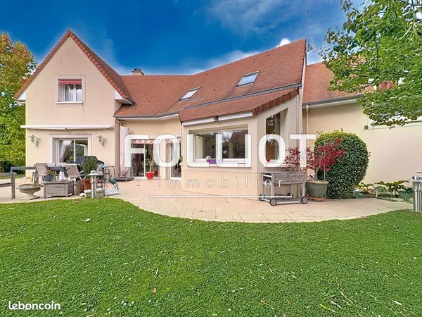Maison 7 pièces 217 m² 