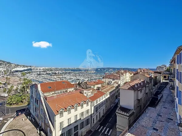 CANNES VIEUX PORT SUQUET VUE MER 