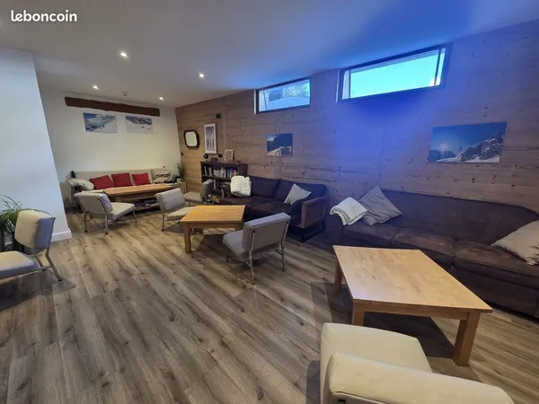 Local 567 m² Le Monêtier-les-Bains 