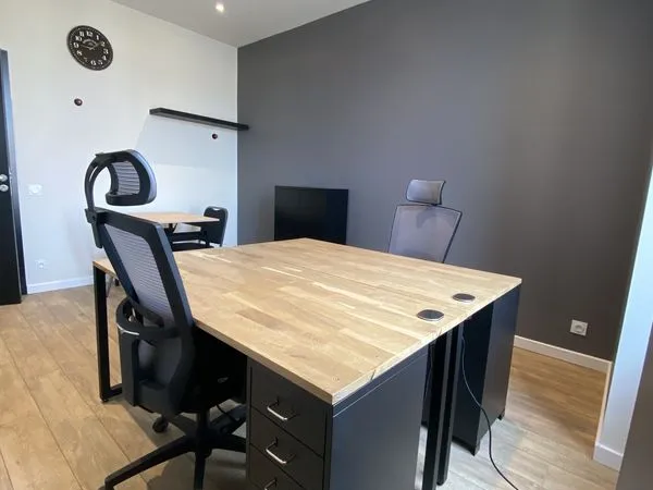 Bureau Privé 15m2 au mois - Centre ville Salon de Provence - tout compris 