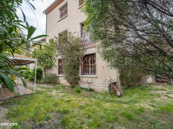 Maison 11 pièces 235 m² 