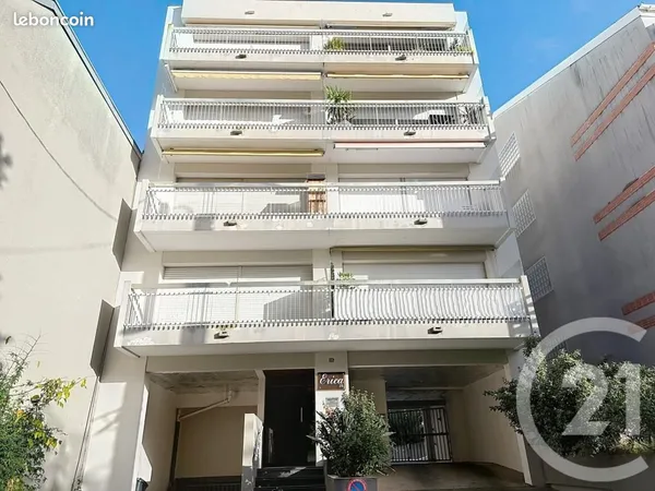 Studio 1 pièce 18 m² 