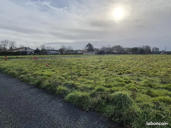 Terrain 600 m² Coutras 