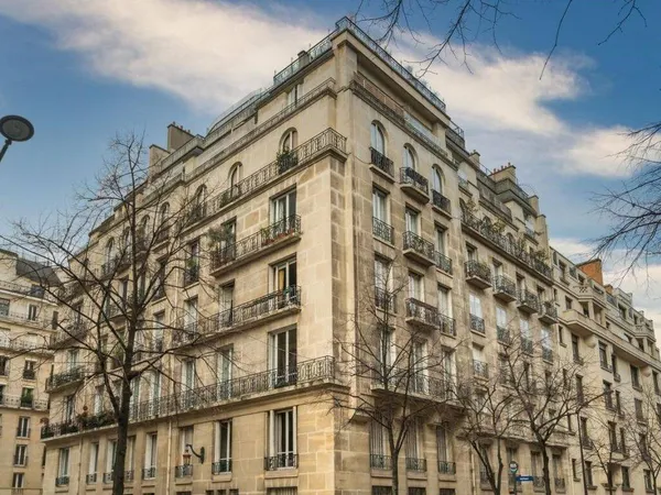 Studio 1 pièce 28 m² 
