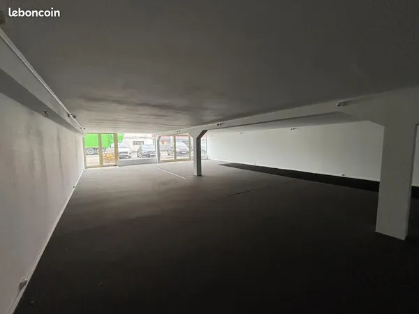 Local commercial 200 m² 