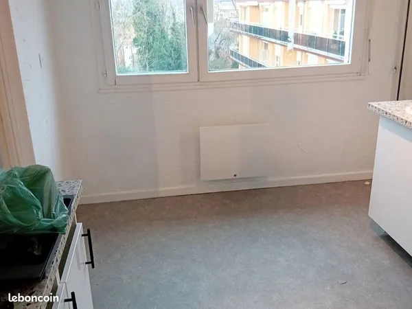 Appartement 39 M2 meublé et équipé à neuf - Résidence La Rhonelle - 670 euros Charges Comprises 